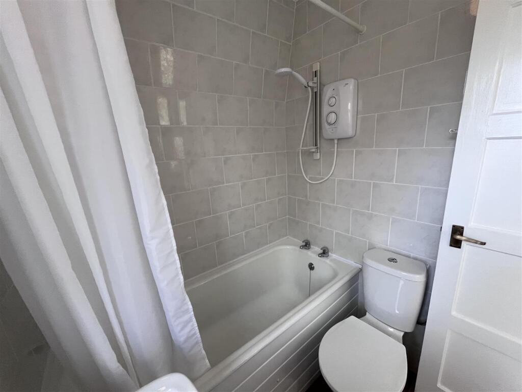 IMG_Bathroom 1.jpeg