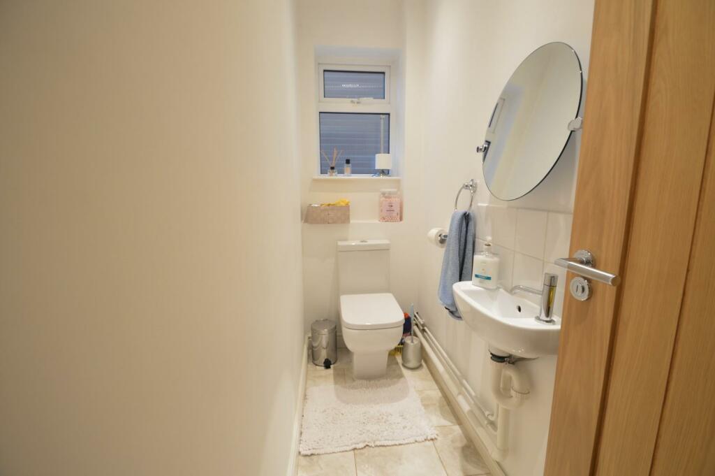 6 Meadow Close cloakroom.JPG