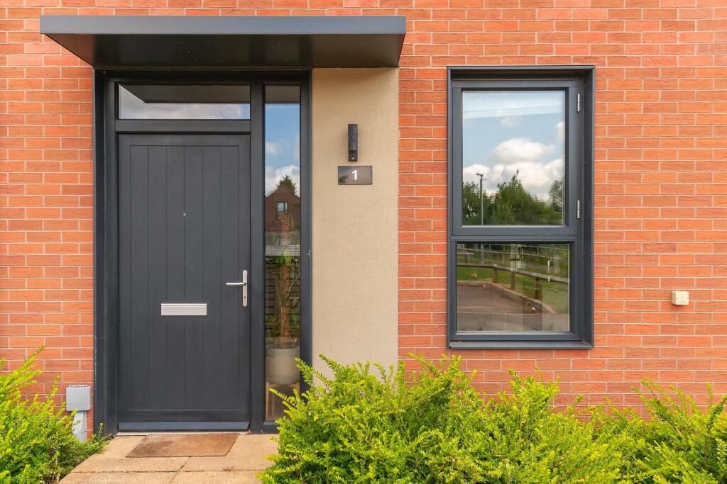 0L1WKE - External B.jpg