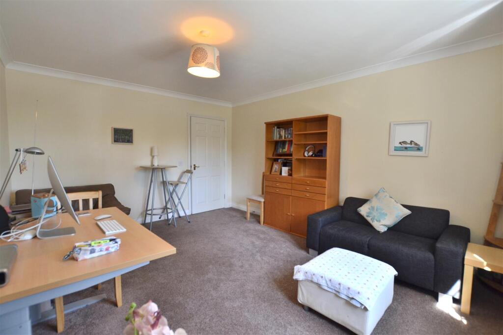 Living Room 1.JPG