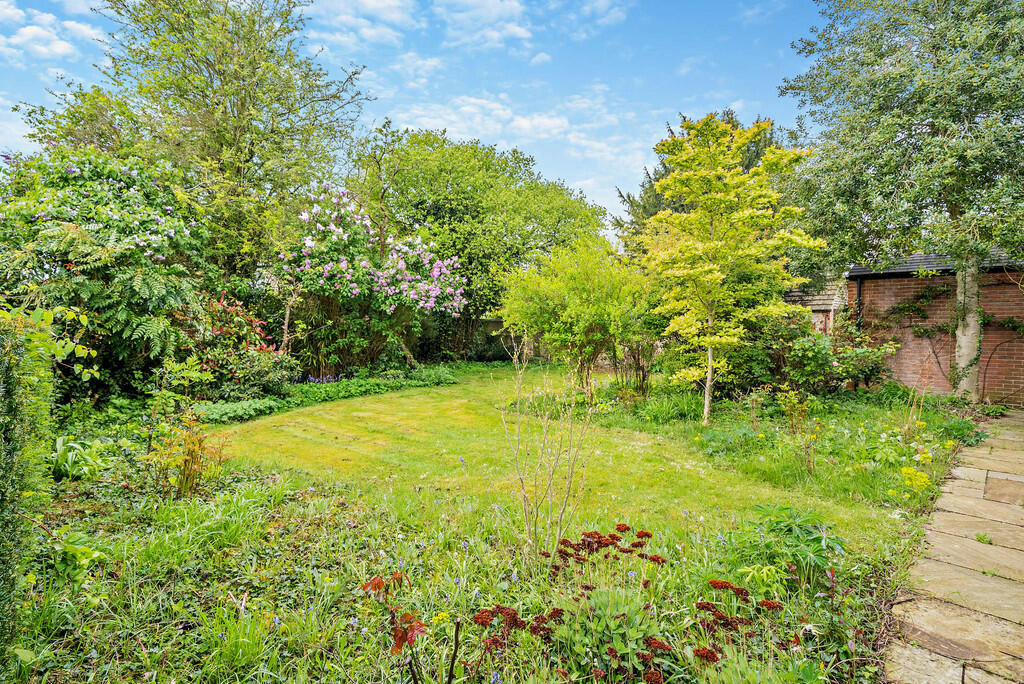 8593269-exterior2...