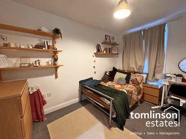 4 Bedroom semi-detached house - HMO