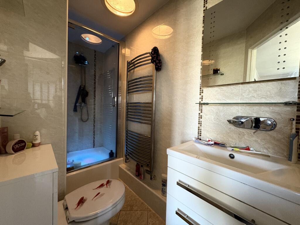 En-suite Bathroom