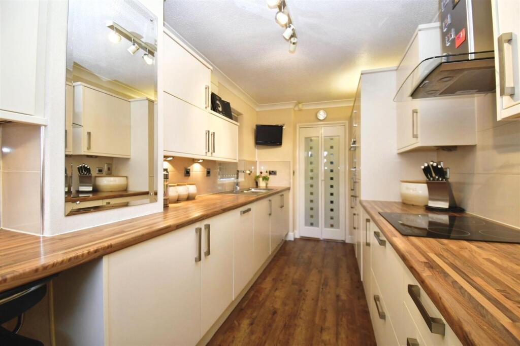 Fitted Kitchen