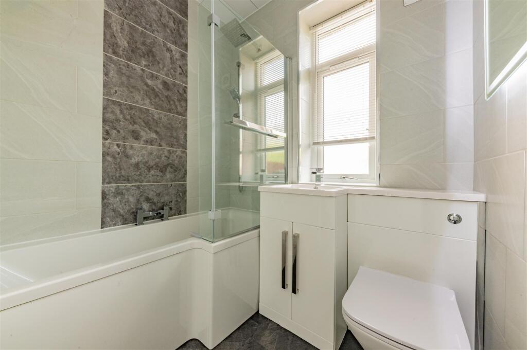 13 Lowson Avenue Forfar-6.JPG