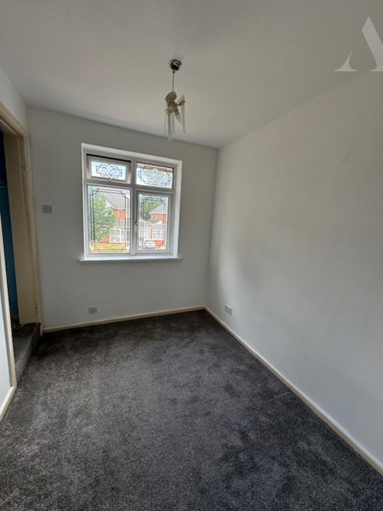 62 Sandhurst Avenue - bedroom 3