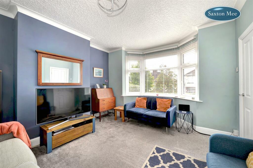 lounge 1.jpg