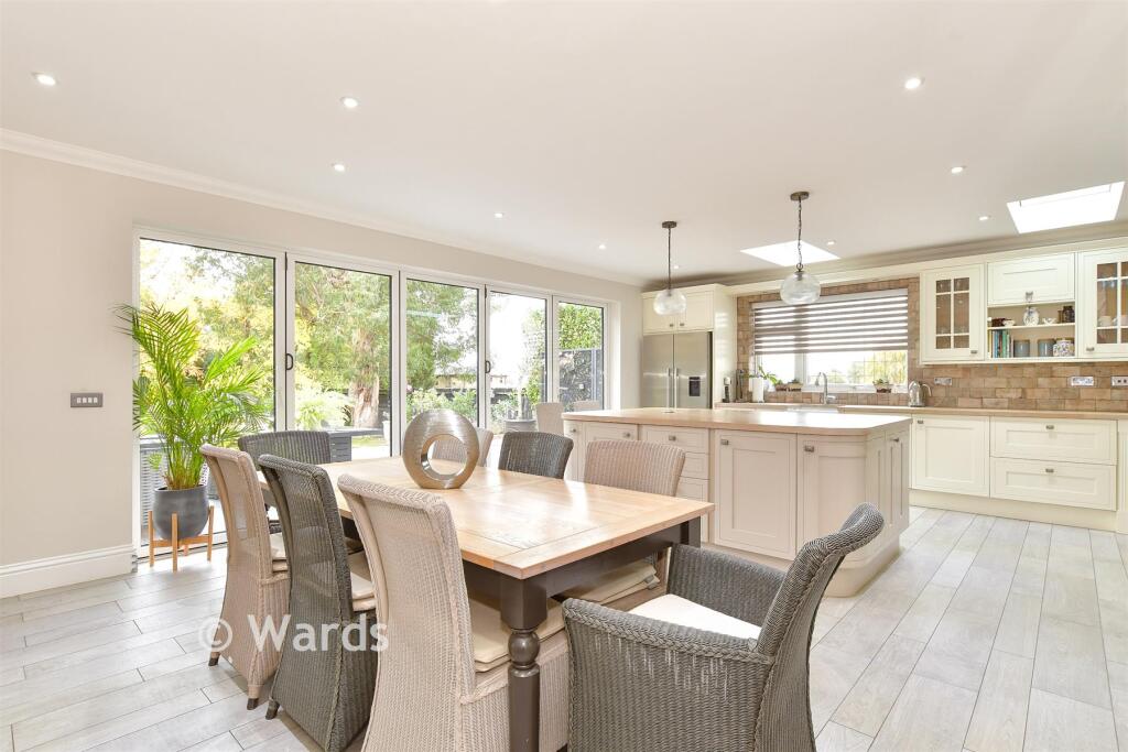 Kitchen/Dining Area