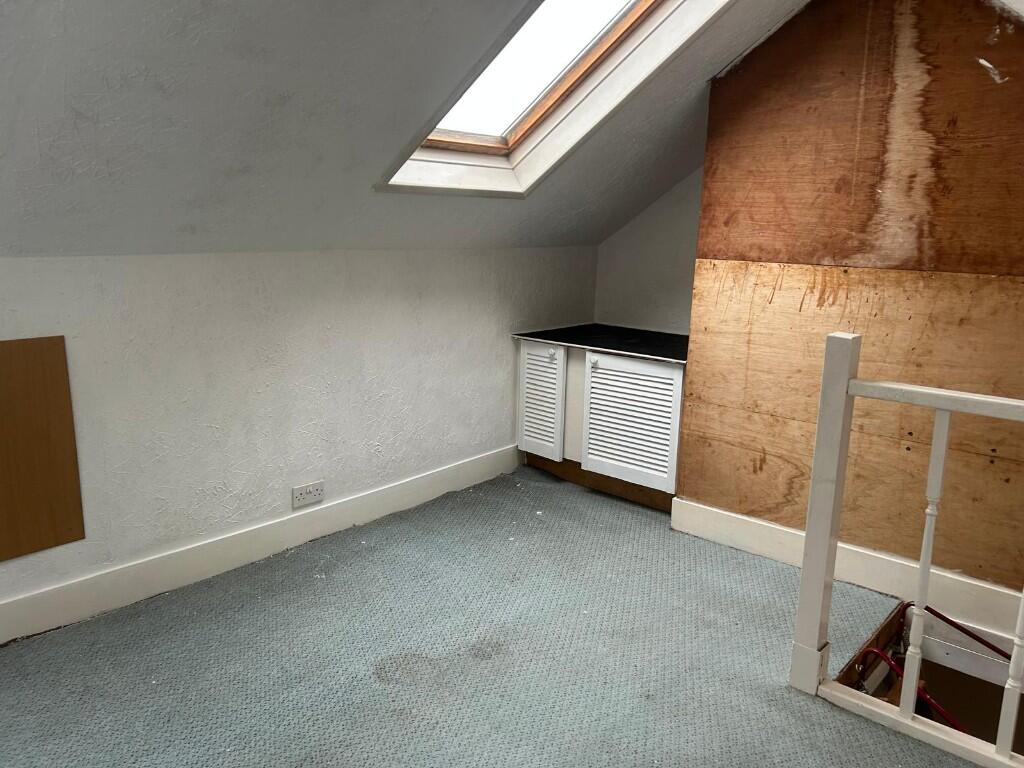 LOFT ROOM 