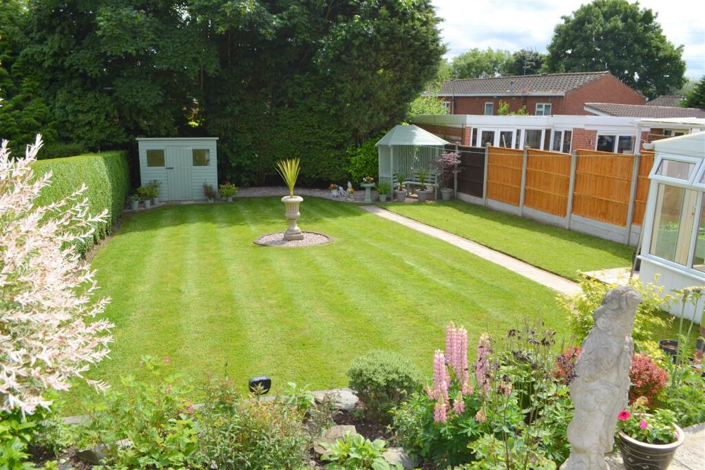 Garden 1.JPG