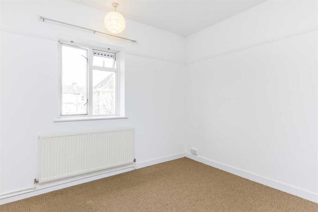 Lettings Shepherds Bush Westville Road - Bedroom 1