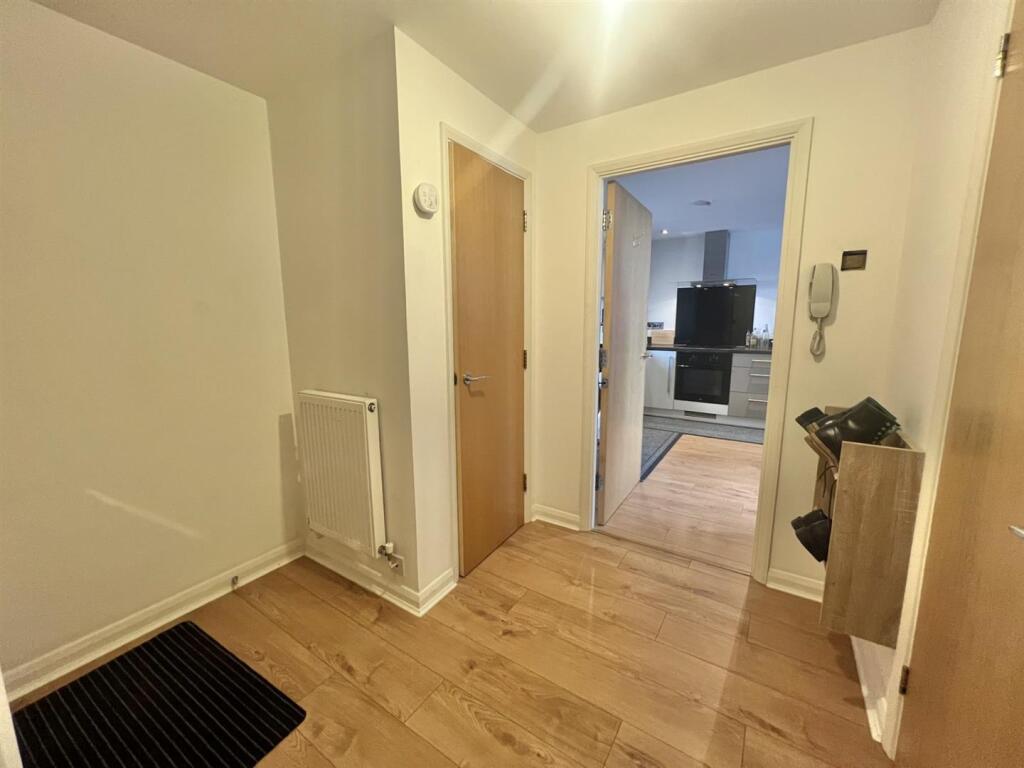 Entrance hall.jpg