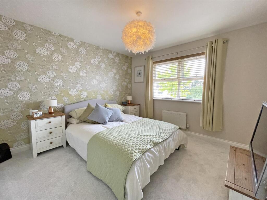 Ramsey Gardens 82 - Bed 2.jpg