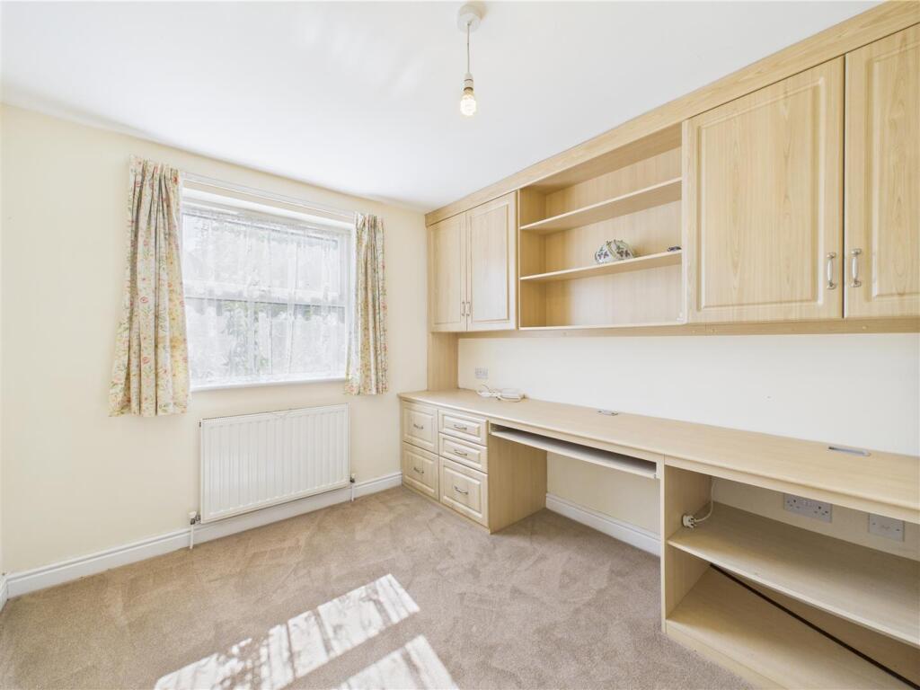 BEDROOM 2