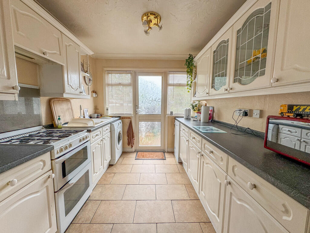 KITCHEN 1