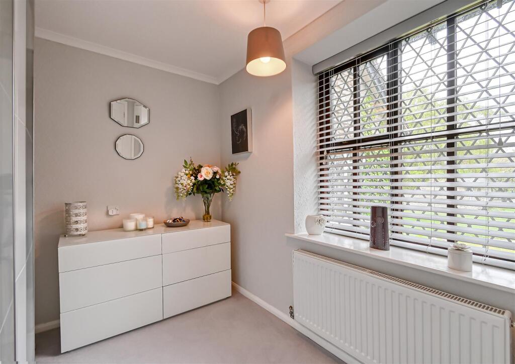 1 Manor House Close-17.jpg