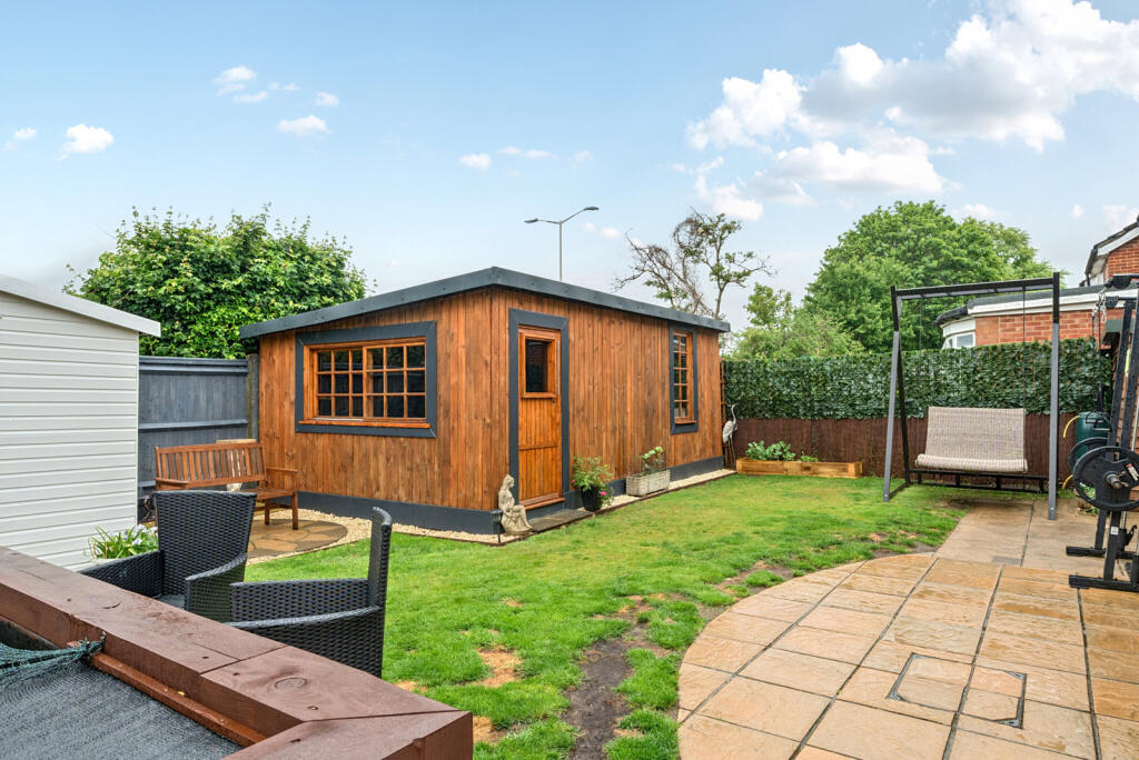 1298137-2-6835bcb...