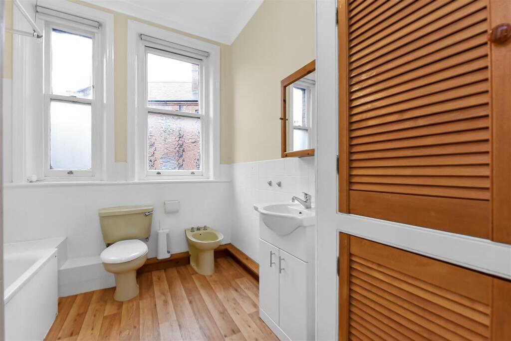 Ensuite.jpg