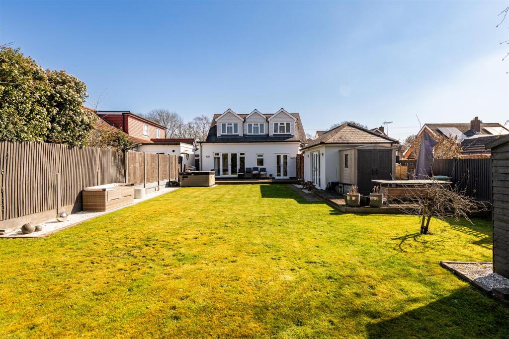 21 Springvale garden3.jpg