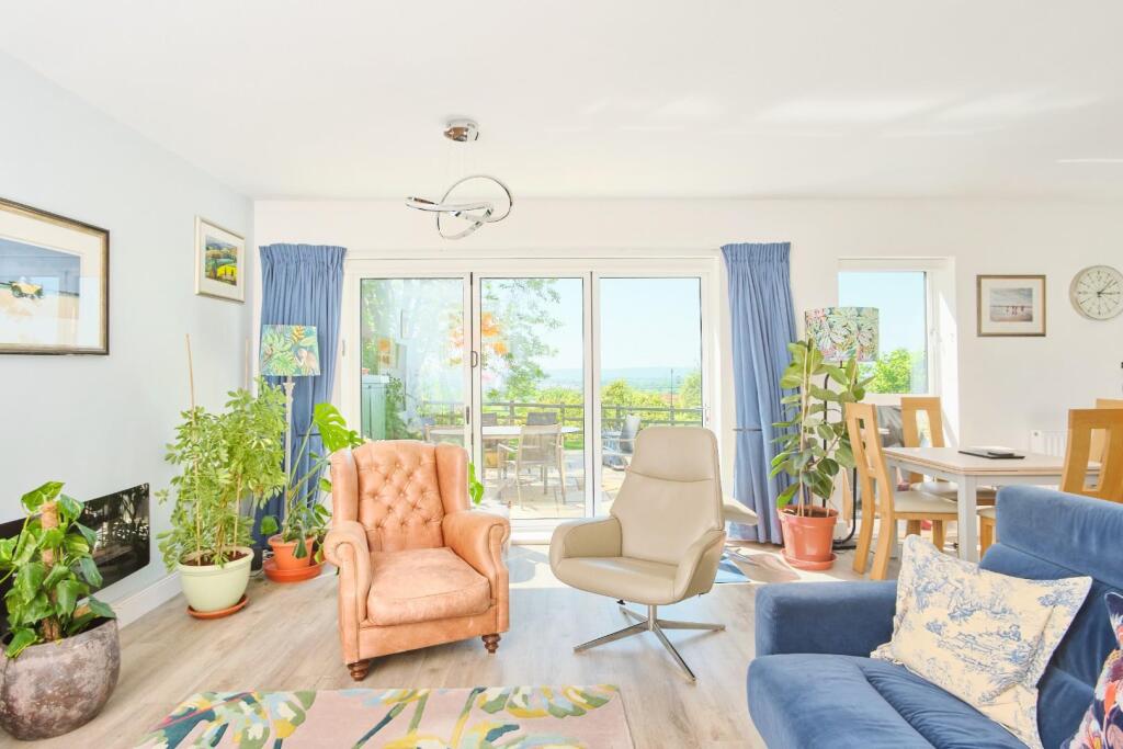 JAJ_GL10 3WB_0005.jpg