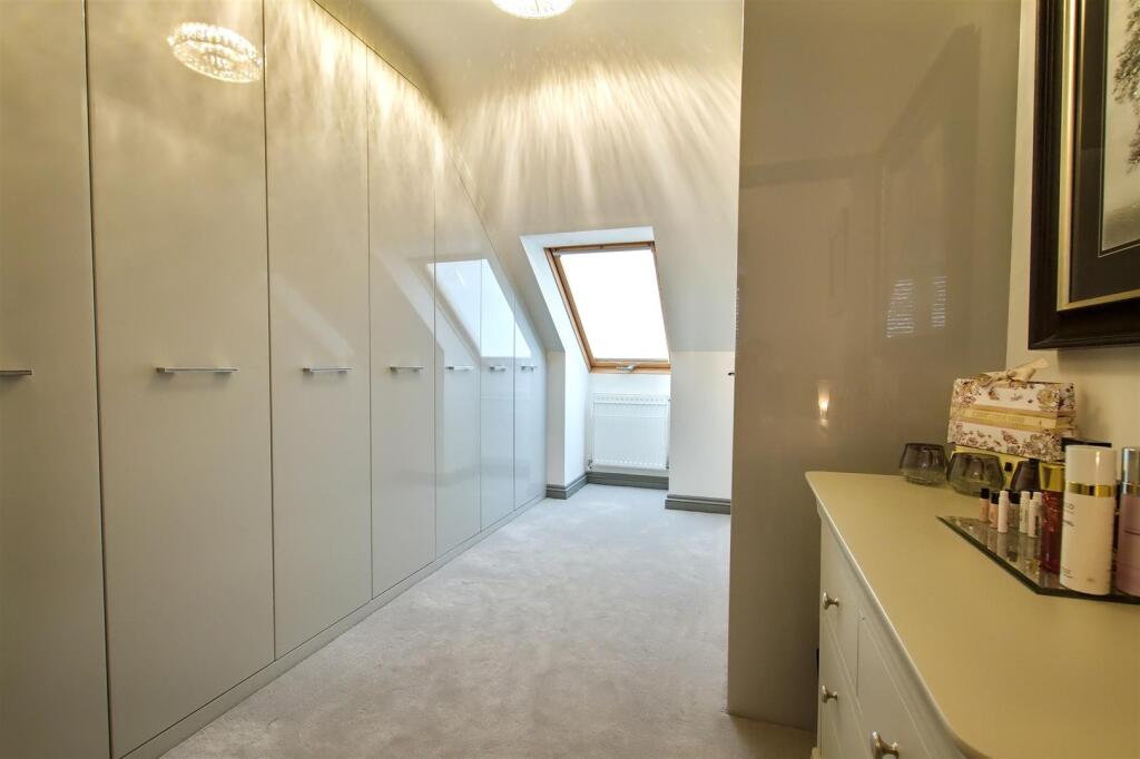 Dressing Room Bedroom 3