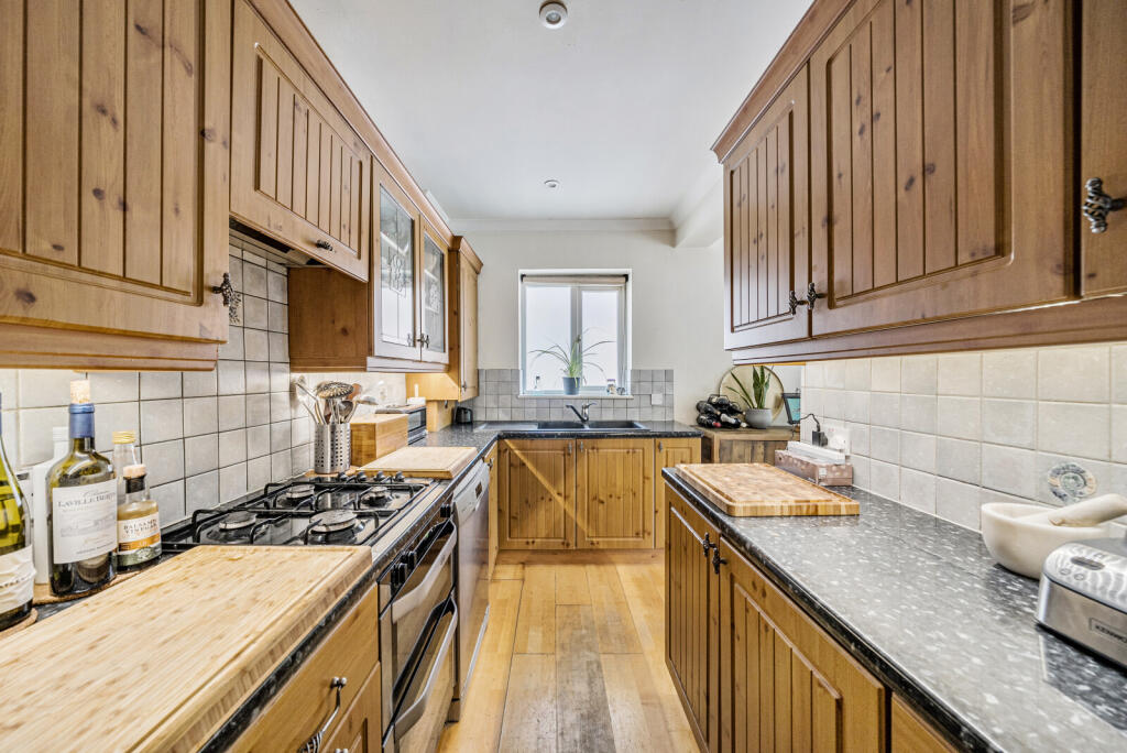 1347034-11-68baf5...