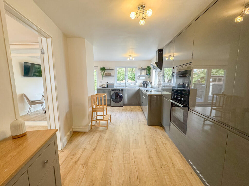 kitchen main