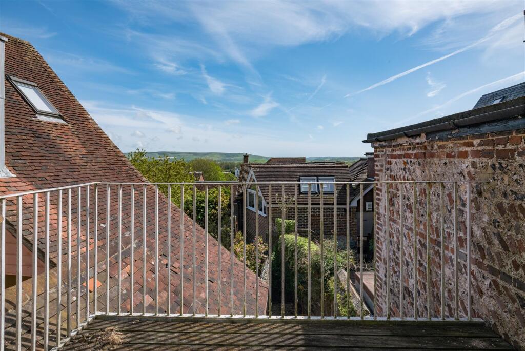 JS Castle Hill House BN7 1XN jpeg-8.jpg