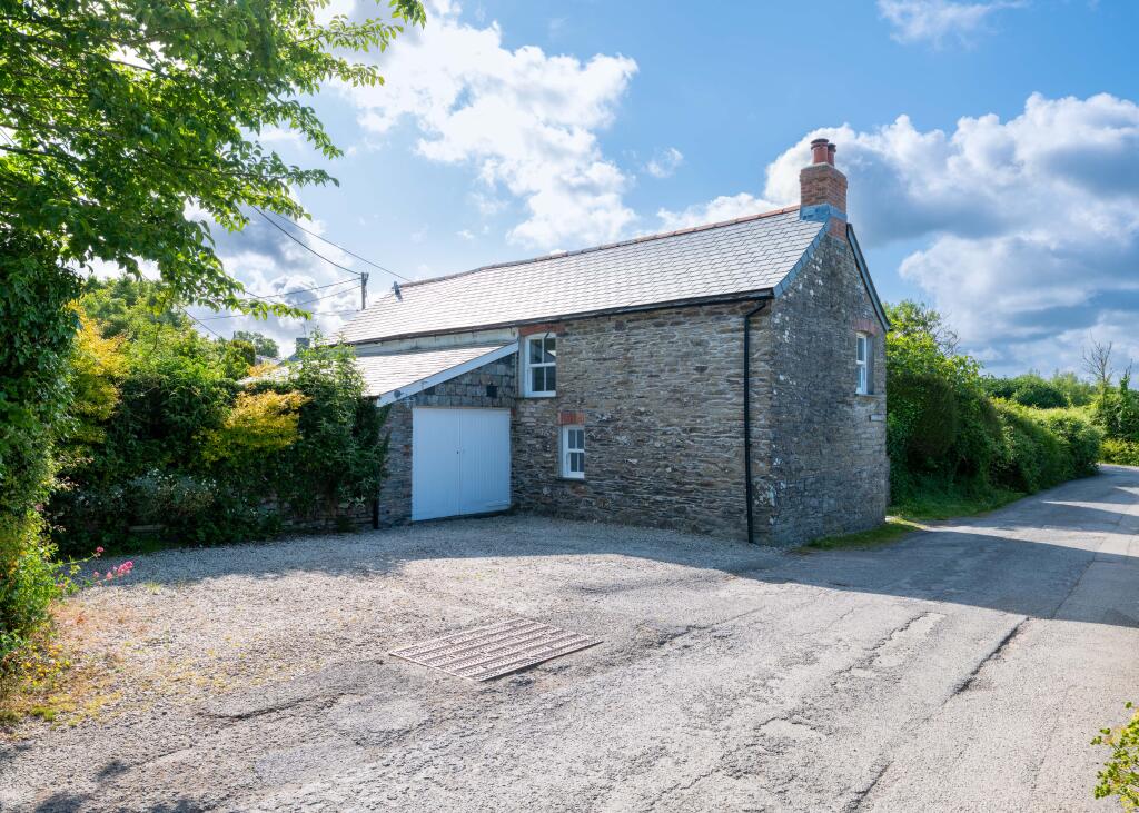 6846b4d9a1582_Marine Cottage-2