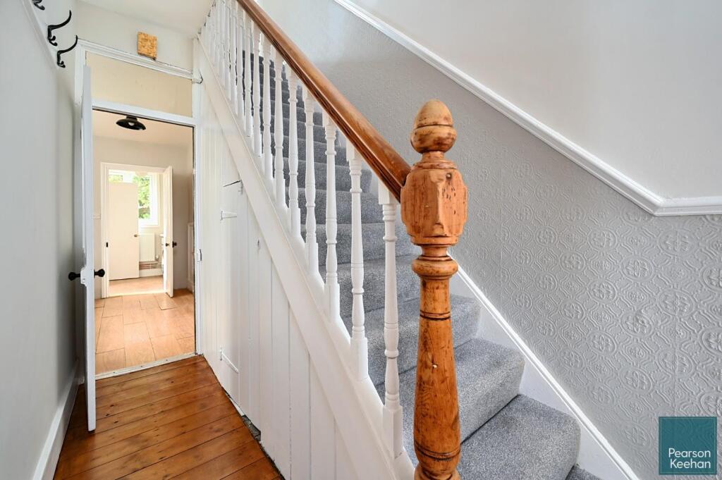 10 Kendal road, BN3 (8).jpg