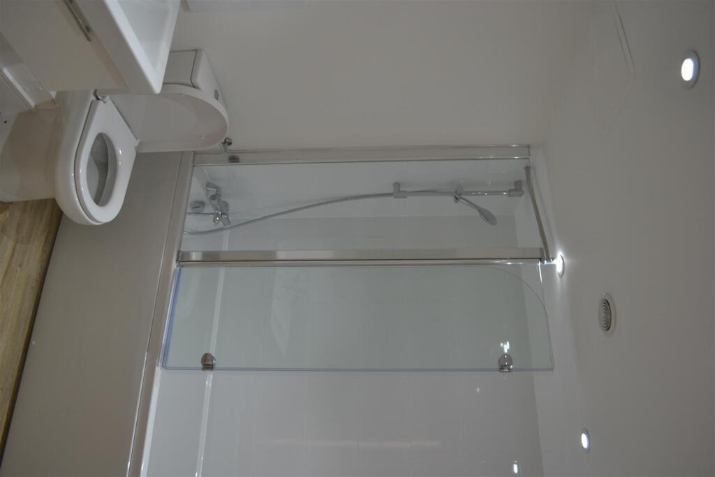 Flat 18, Brigg House (1).JPG