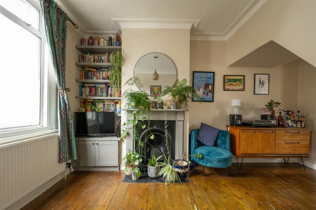 Odessa Road, E7