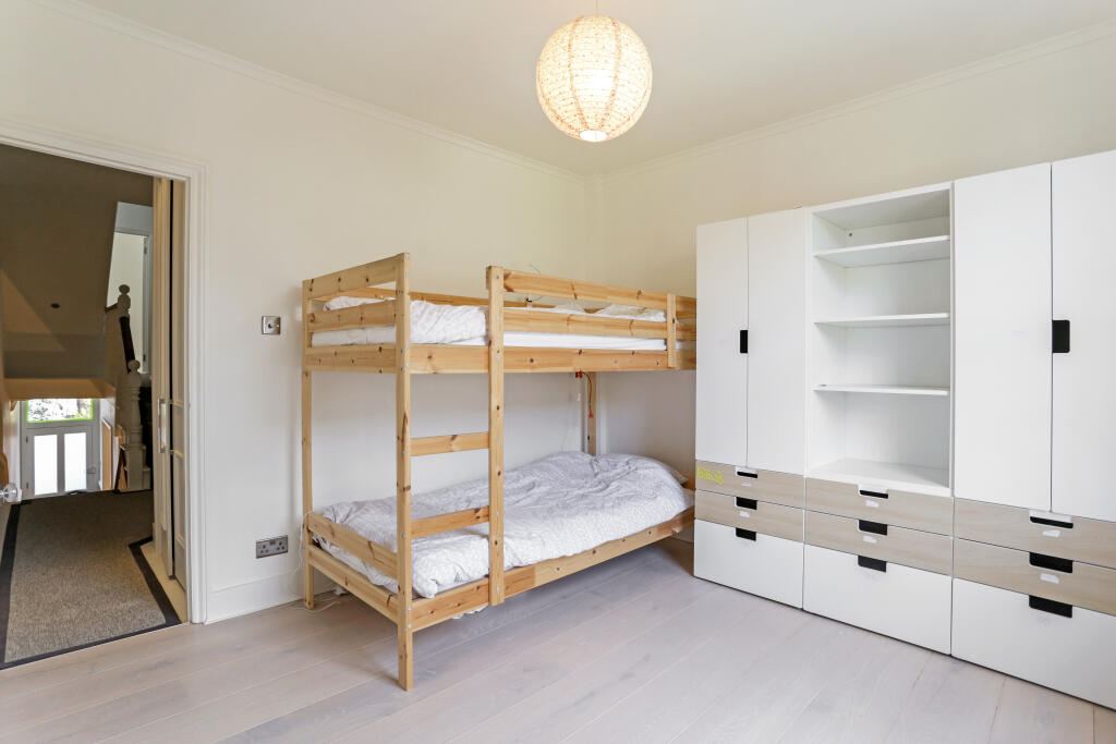 53 Hestercombe Avenu