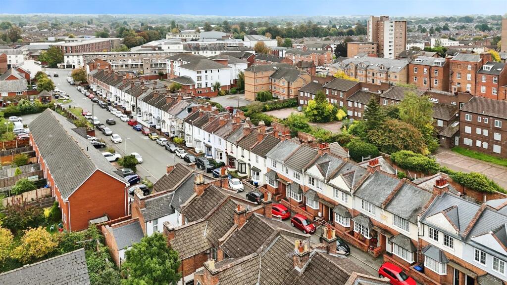 7706b295--4863-9891-48FF50DEA2EC-53307-0000187012F