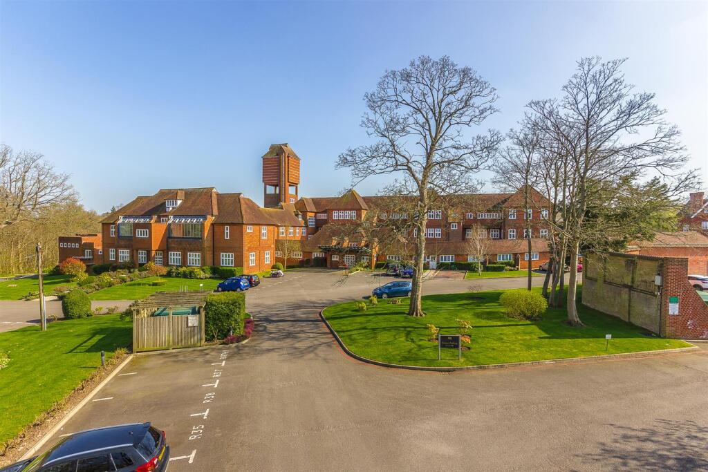 ElizabethDrive-Banstead-113.jpg