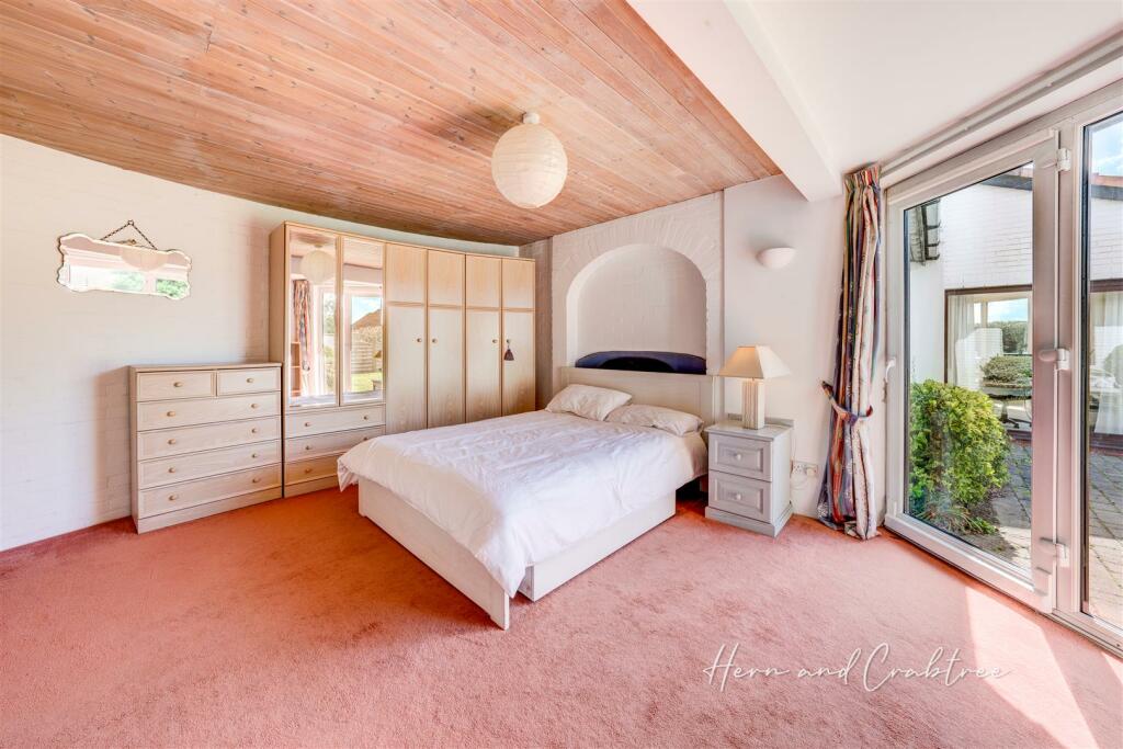 Wellfield Court, Marshfield, HernCrabtree (37).jpg