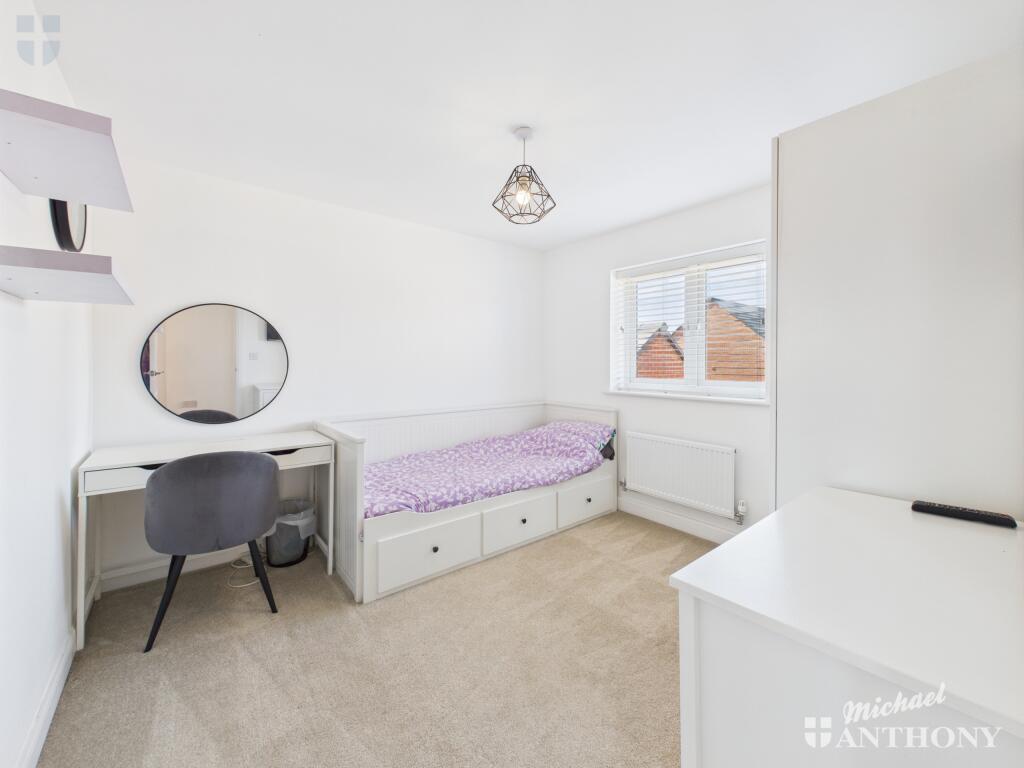 CAM03852G0-PR0351-STILL004