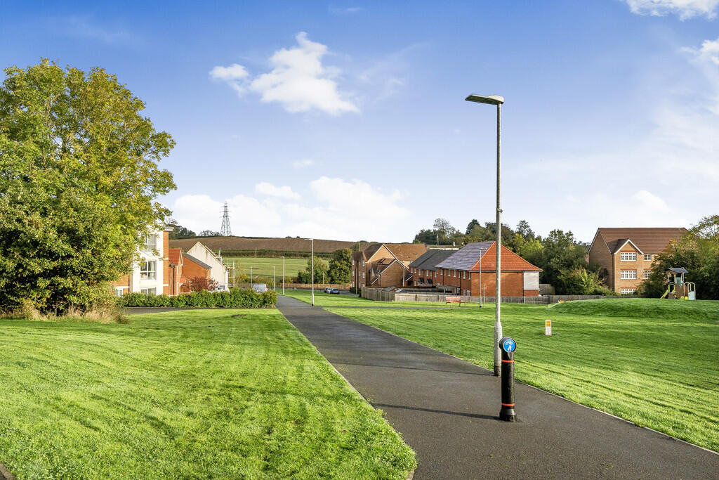 1204951 (10) - Co...