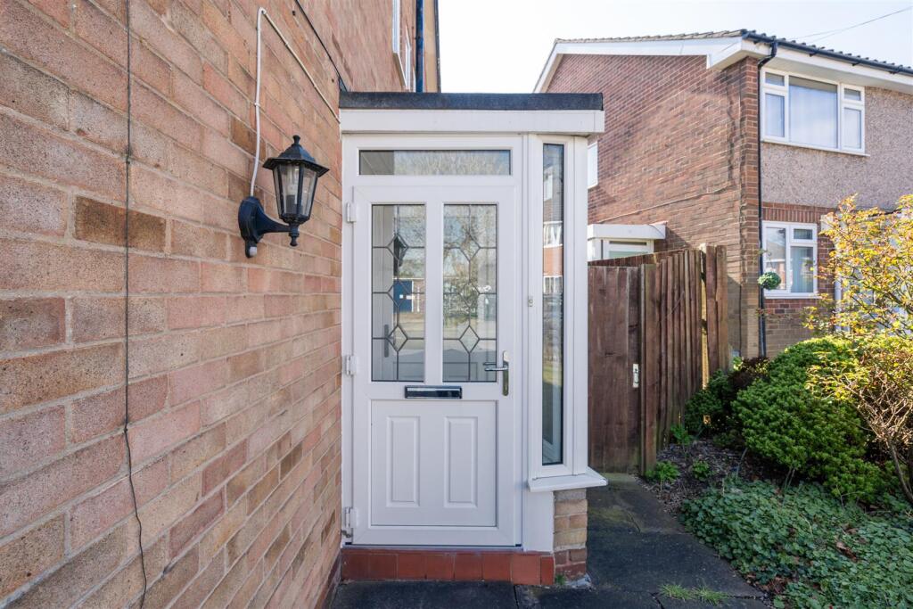 8 Romford Close_25.jpg