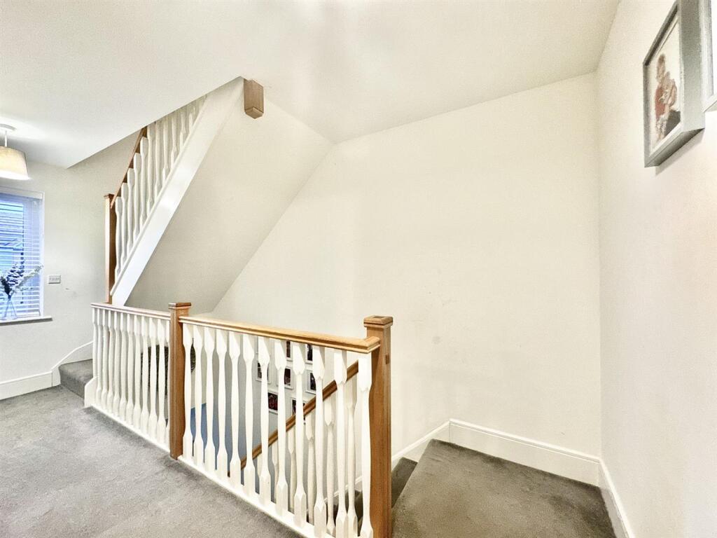 FIRST FLOOR ACCOMMODATION