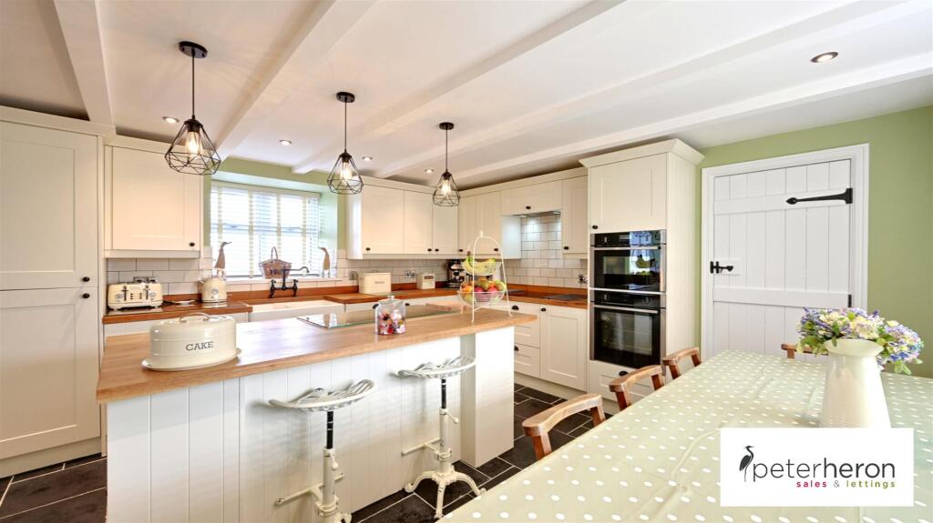 Kitchen &amp; Dining Area