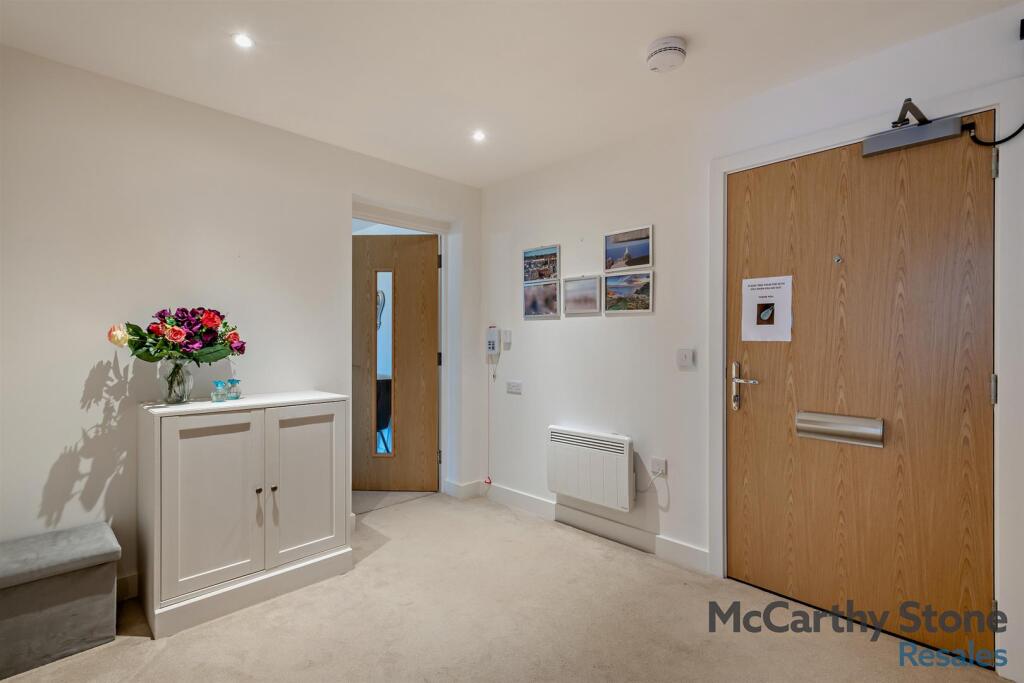 8641038-interior08-800.jpg