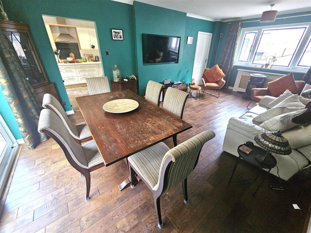 Living-Dining (3).jpg