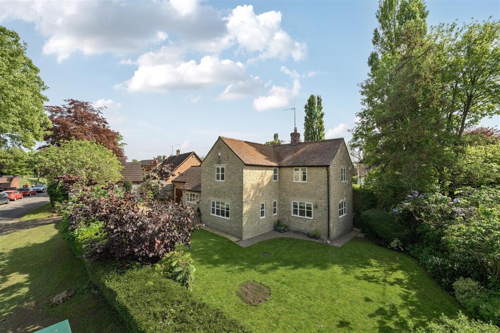 Sycamore House, 2 Mill Lane, Greens Norton (3) e.j