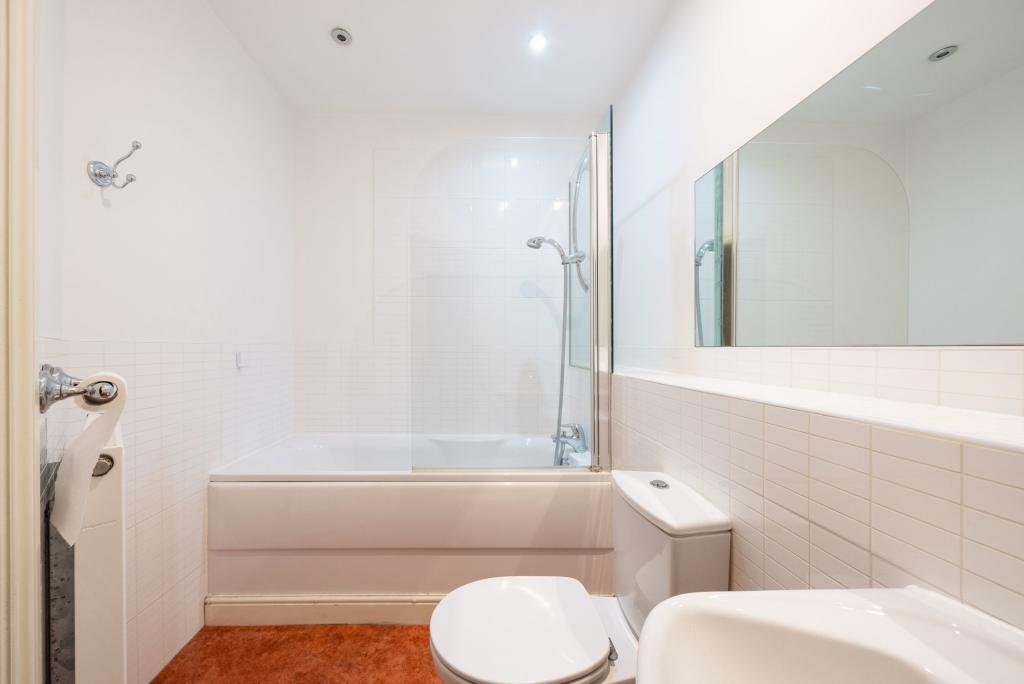 Principle bathroom