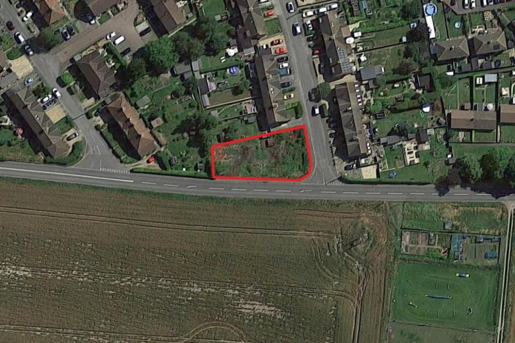Land at the corner of Pigott Close &amp; Salisbury Roa