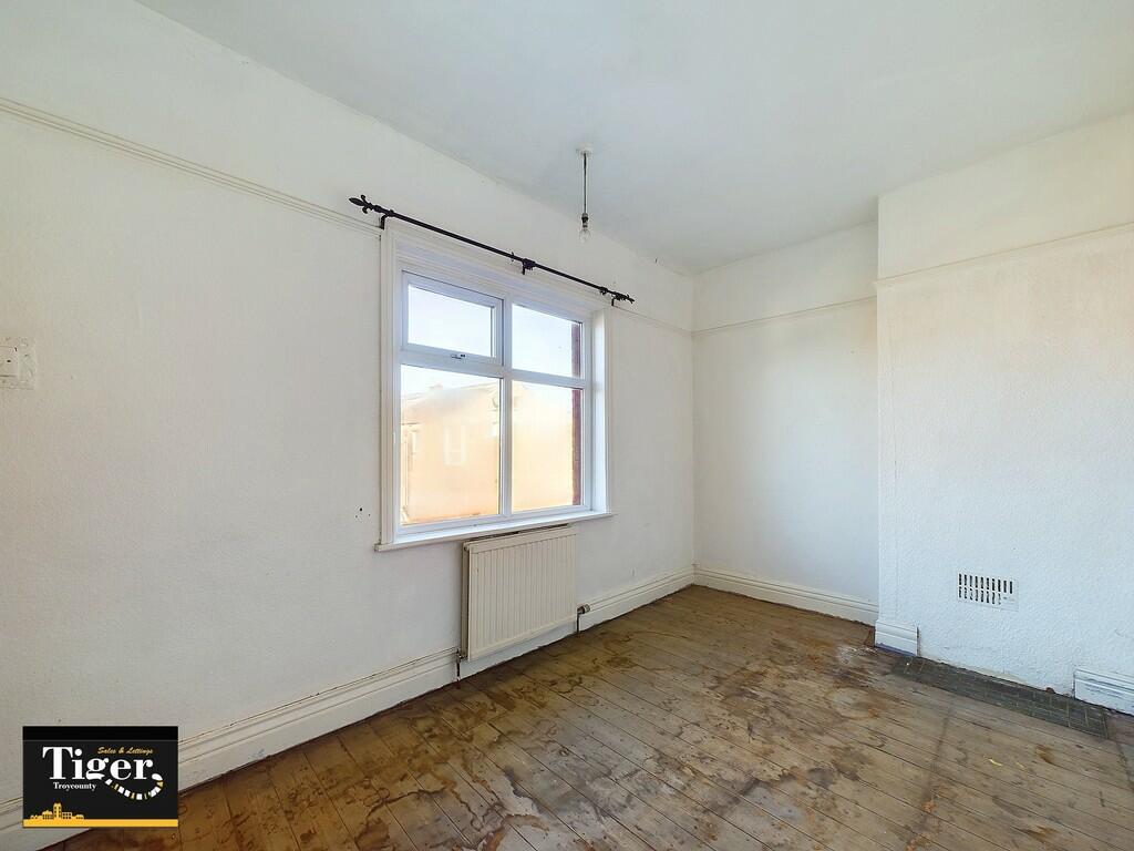 CAM02176G0-PR0402...