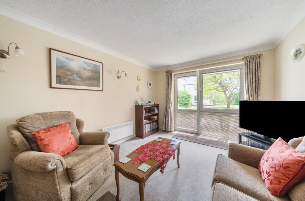 1316292-15-685d3b...