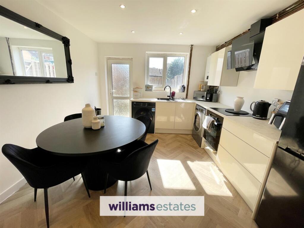 Kitchen/Breakfast Room