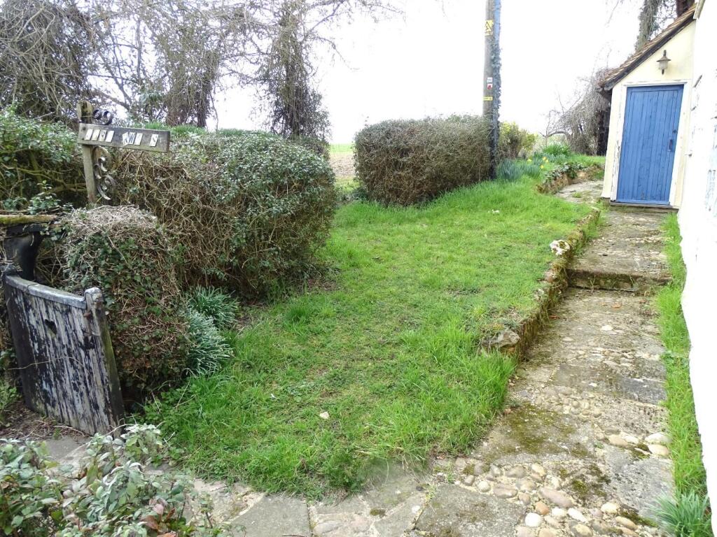 PATHWAY TO SIDE PORCH
